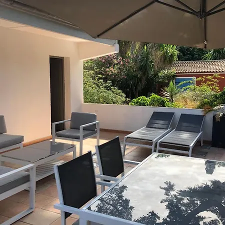 Les Terrasses Levantines 아파트 *