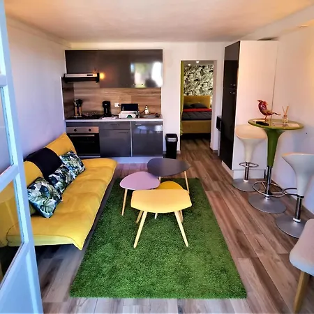 Les Terrasses Levantines Апартаменты Остров Леван